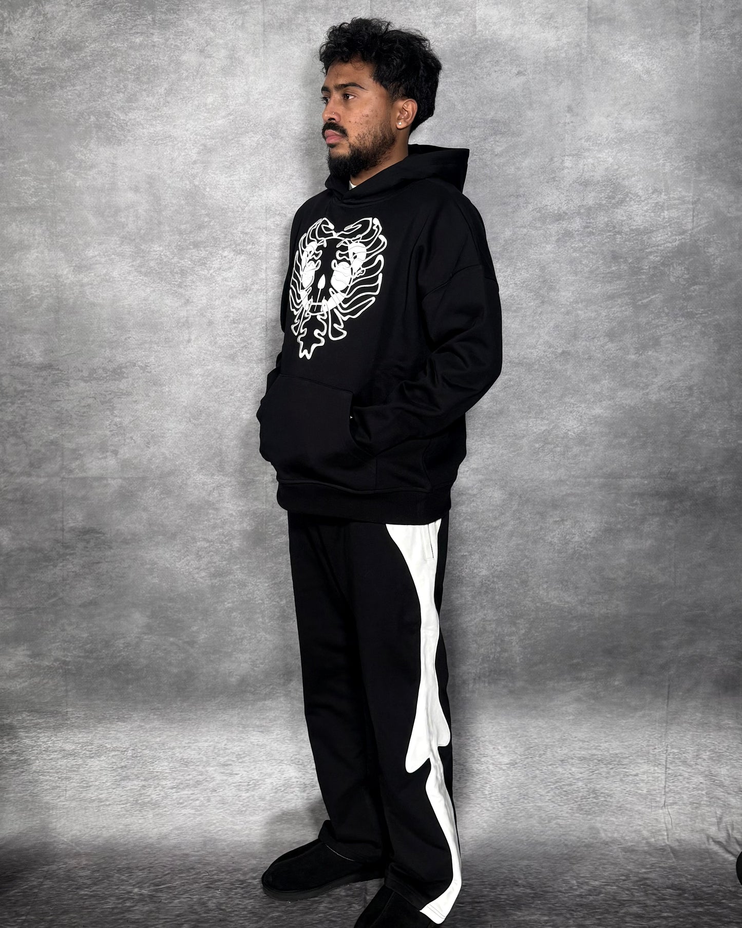 ETERNAL AFFECTION BONE SWEATPANTS - BLACK