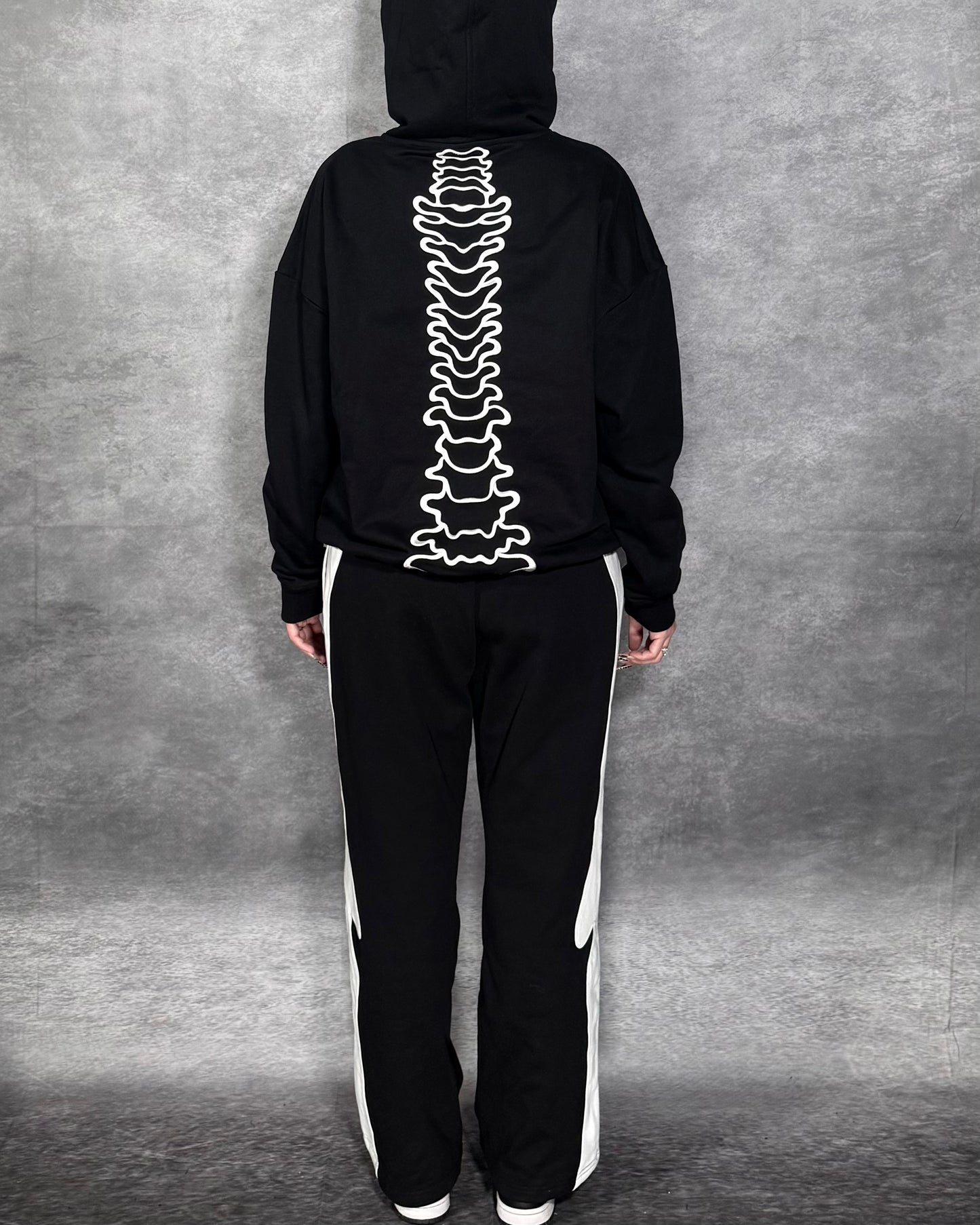 ETERNAL AFFECTION BONE SWEATPANTS - BLACK