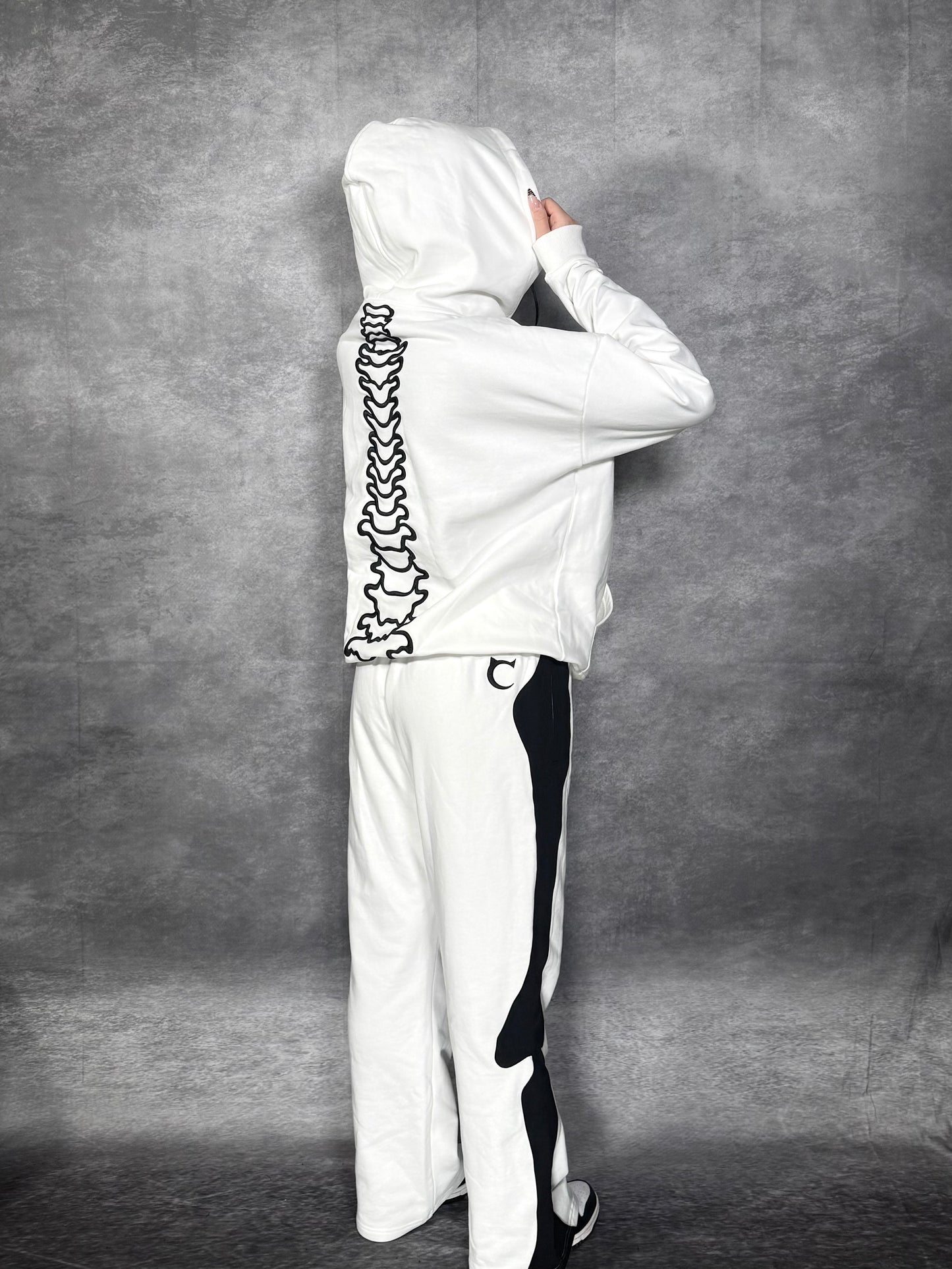 ETERNAL AFFECTION BONE SWEATPANTS - WHITE