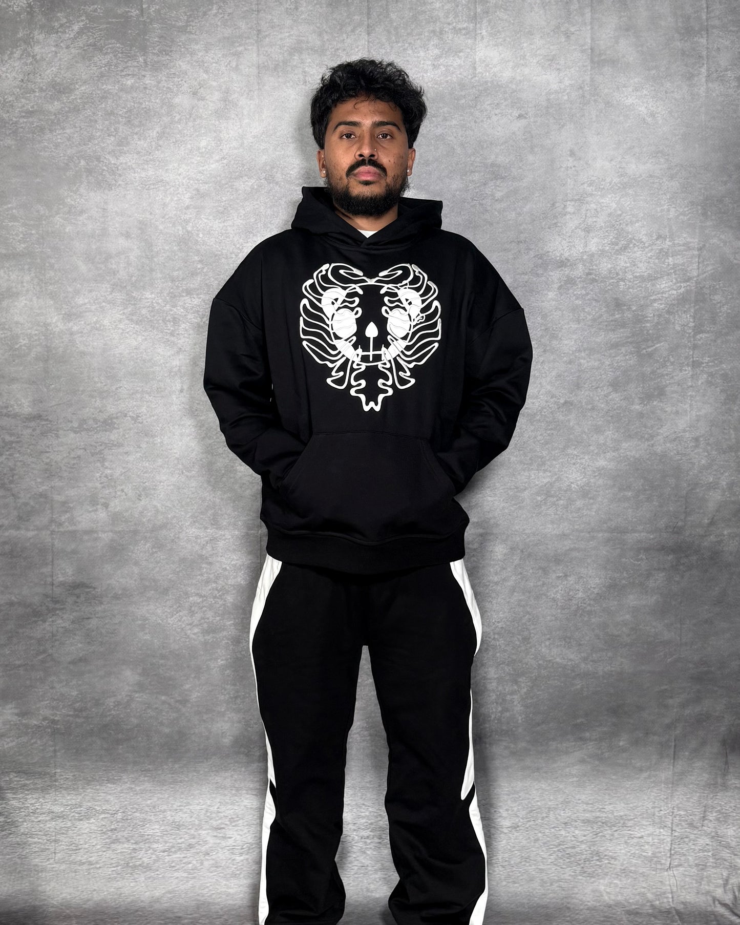 ETERNAL AFFECTION BONE HOODIE - BLACK