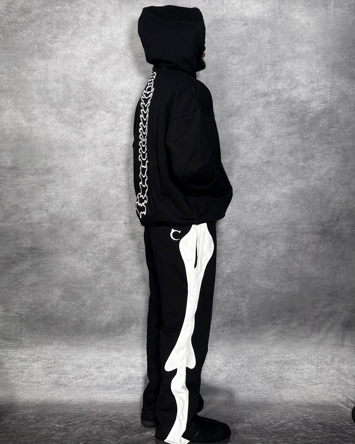 ETERNAL AFFECTION BONE SWEATPANTS - BLACK