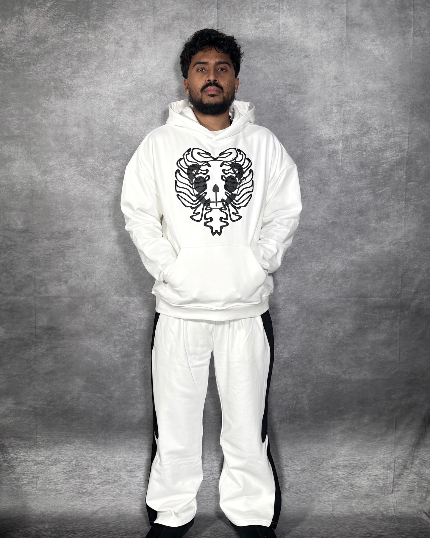 ETERNAL AFFECTION BONE SWEATPANTS - WHITE